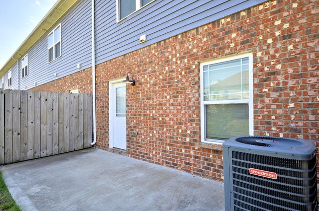 314 FALLOW CIR, Clarksville, TN 37040