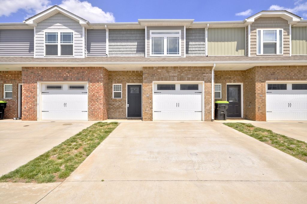 314 FALLOW CIR, Clarksville, TN 37040