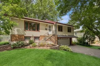 2240 Pennsylvania Avenue S, Saint Louis Park, MN 55426