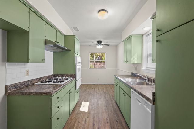 738 Kingswood Avenue, Richardson, TX 75080