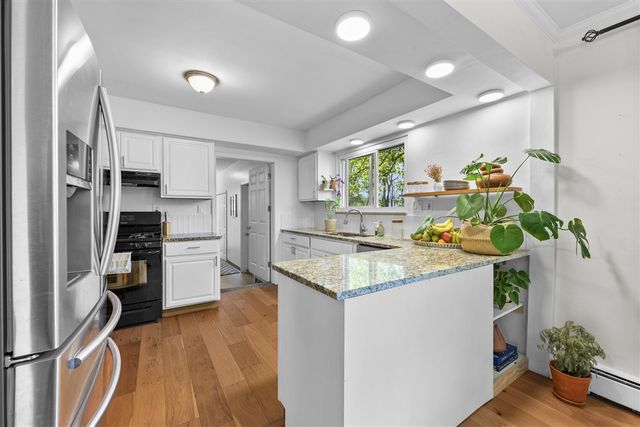 950 Gallaland Avenue, Rochester Hills, MI 48307