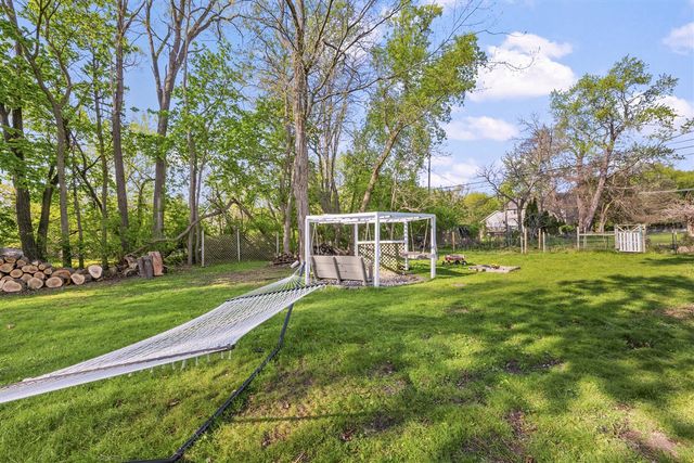 950 Gallaland Avenue, Rochester Hills, MI 48307