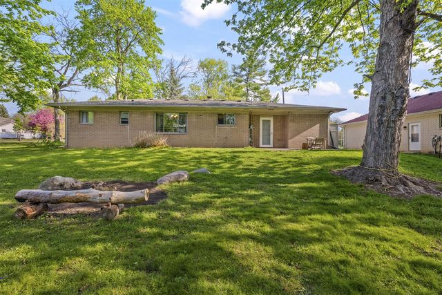 950 Gallaland Avenue, Rochester Hills, MI 48307
