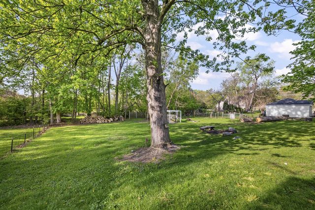 950 Gallaland Avenue, Rochester Hills, MI 48307