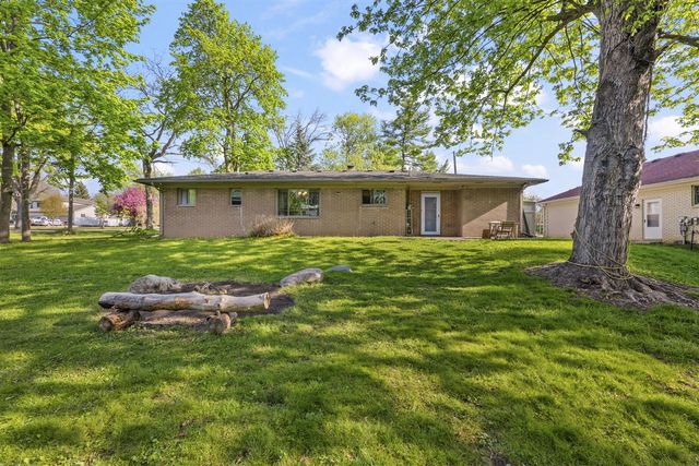 950 Gallaland Avenue, Rochester Hills, MI 48307
