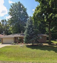 950 Gallaland Avenue, Rochester Hills, MI 48307