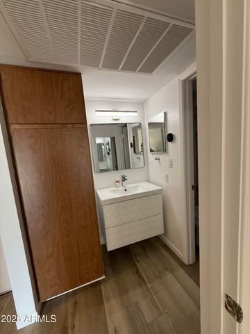 3033 E DEVONSHIRE Avenue 1001, Phoenix, AZ 85016