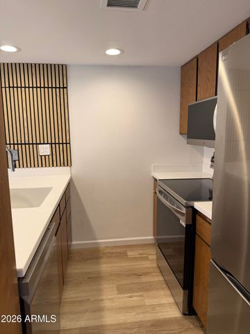3033 E DEVONSHIRE Avenue 1001, Phoenix, AZ 85016