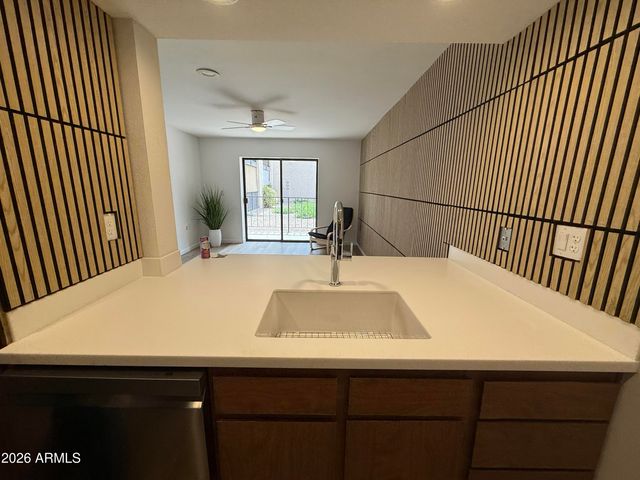 3033 E DEVONSHIRE Avenue 1001, Phoenix, AZ 85016