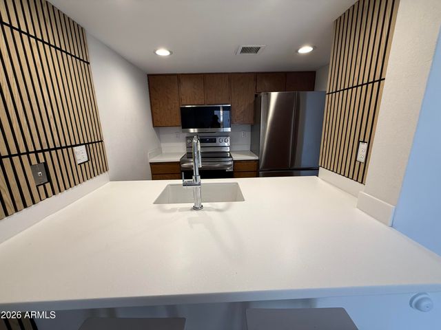 3033 E DEVONSHIRE Avenue 1001, Phoenix, AZ 85016