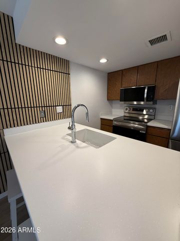 3033 E DEVONSHIRE Avenue 1001, Phoenix, AZ 85016