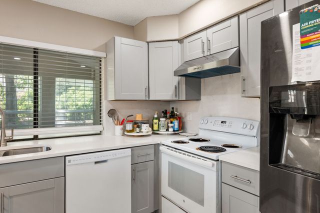 1706 Delaford Circle, Carrollton, TX 75007