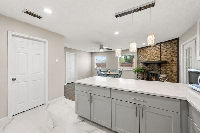 1706 Delaford Circle, Carrollton, TX 75007