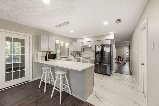 1706 Delaford Circle, Carrollton, TX 75007