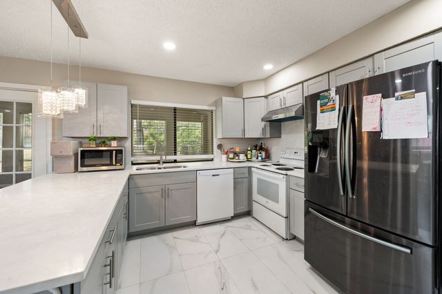 1706 Delaford Circle, Carrollton, TX 75007