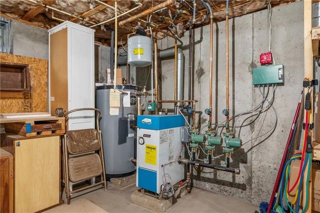 19 Hopkins Street, Lincoln, RI 02865