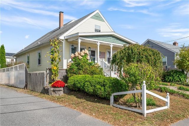 19 Hopkins Street, Lincoln, RI 02865