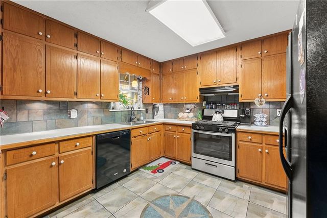 4647 Laurel Brook Drive, Flowery Branch, GA 30542