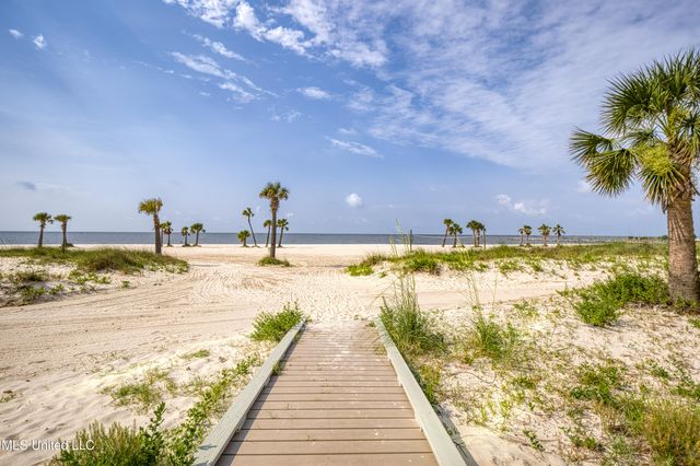 1899 Beach Boulevard, 202, Biloxi, MS 39531
