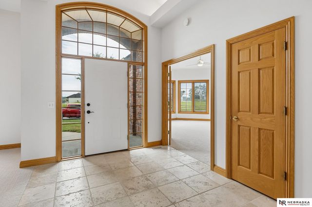 7701 San Mateo Lane, Lincoln, NE 68516