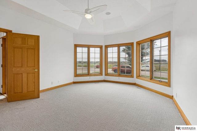 7701 San Mateo Lane, Lincoln, NE 68516