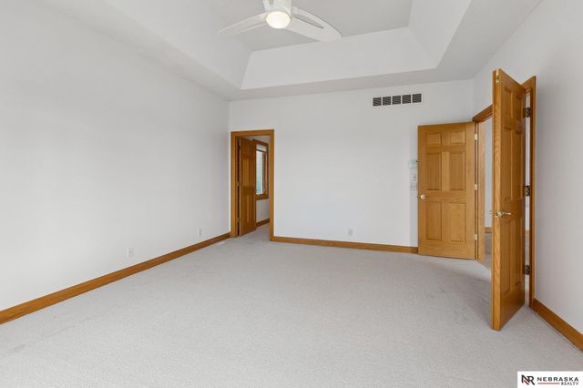 7701 San Mateo Lane, Lincoln, NE 68516