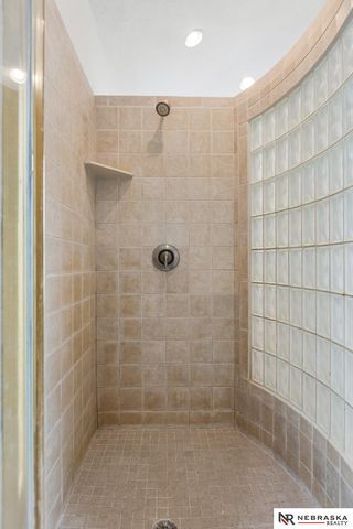 7701 San Mateo Lane, Lincoln, NE 68516