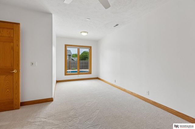 7701 San Mateo Lane, Lincoln, NE 68516