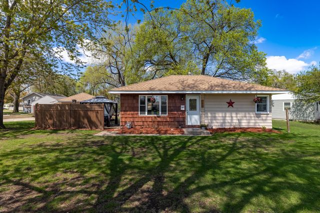 5205 Edgewood Avenue N, Crystal, MN 55428