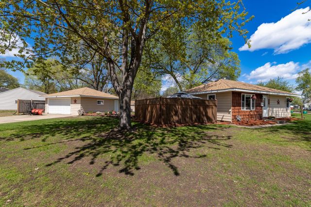 5205 Edgewood Avenue N, Crystal, MN 55428