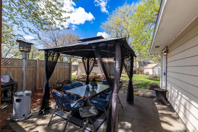 5205 Edgewood Avenue N, Crystal, MN 55428
