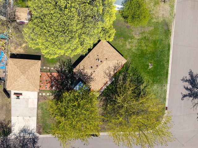 5205 Edgewood Avenue N, Crystal, MN 55428