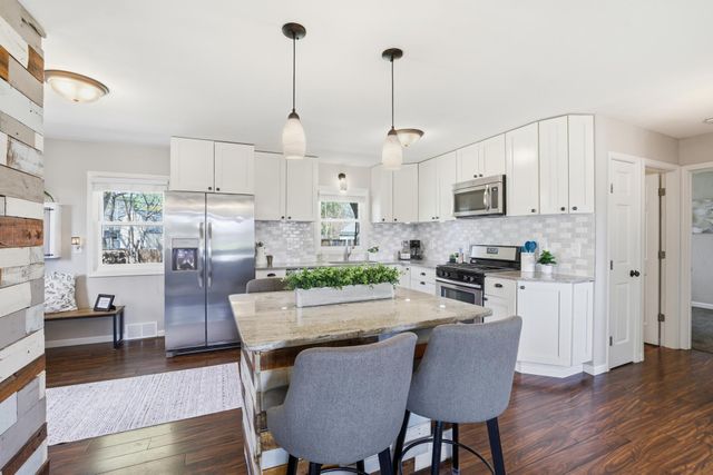 5205 Edgewood Avenue N, Crystal, MN 55428