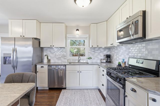 5205 Edgewood Avenue N, Crystal, MN 55428
