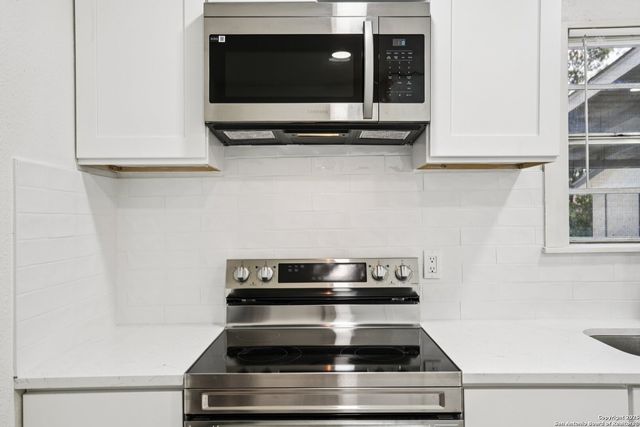 913 Zwicke, Seguin, TX 78155