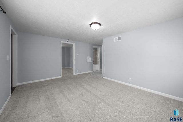 114 S Lincoln Ave, Sioux Falls, SD 57104