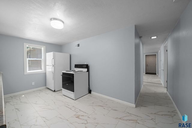 114 S Lincoln Ave, Sioux Falls, SD 57104