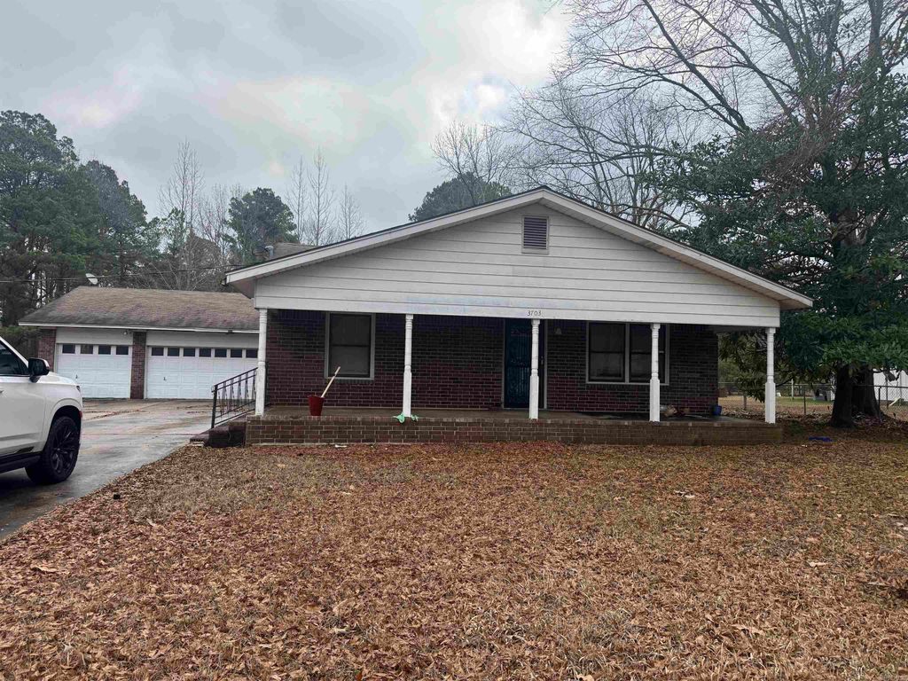 3703 PETTY RD, Pine Bluff, AR 71602