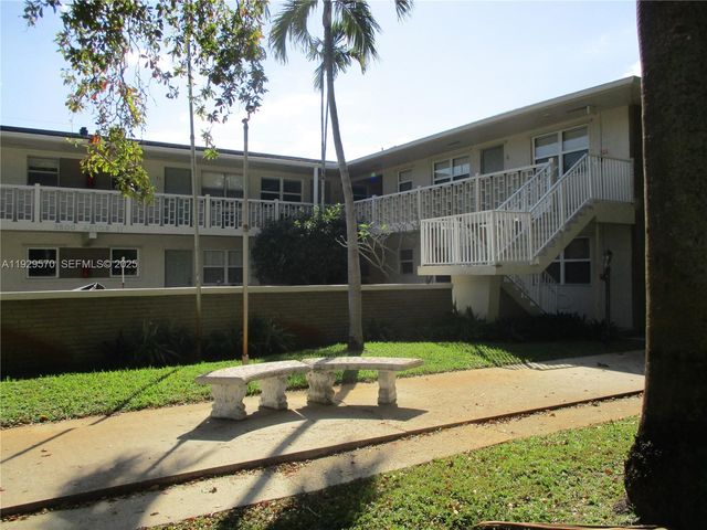 3500 Harrison St 11, Hollywood, FL 33021