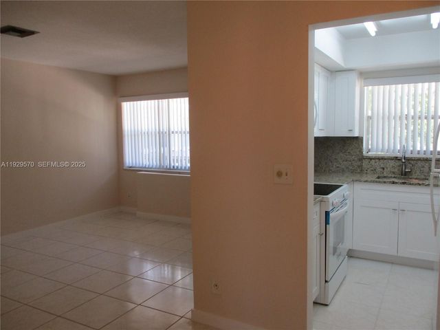 3500 Harrison St 11, Hollywood, FL 33021