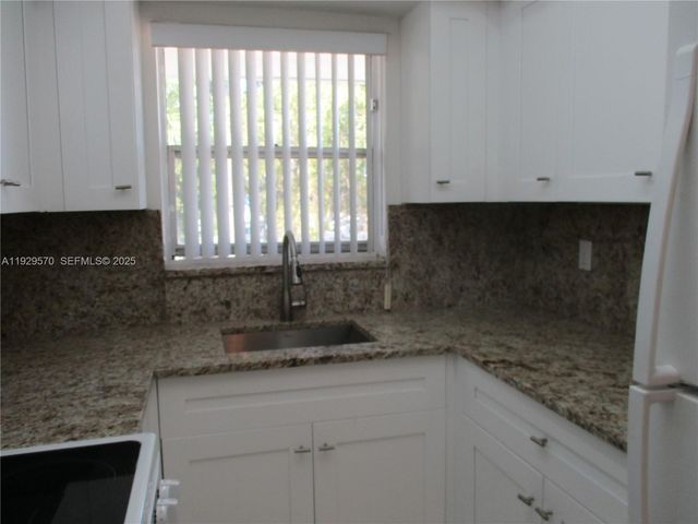 3500 Harrison St 11, Hollywood, FL 33021