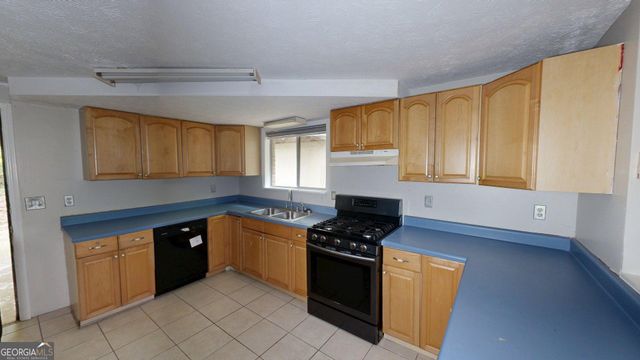 6198 Rocky Creek Drive, Douglasville, GA 30135