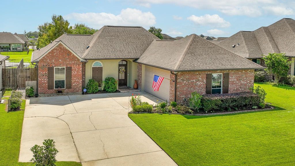159 Lake Maclaine Avenue, Thibodaux, LA 70301