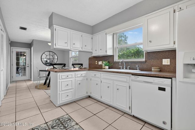 138 RIDGEFIELD Court, Orange Park, FL 32065