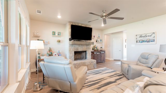 1215 Sanger, Springtown, TX 76082