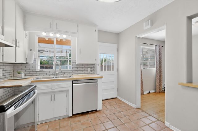 833 California Street SE, Albuquerque, NM 87108