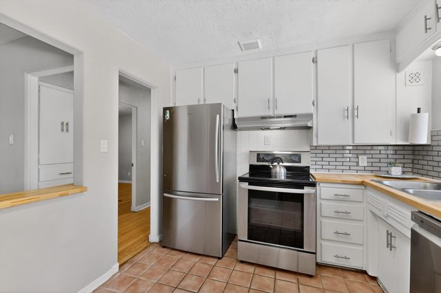 833 California Street SE, Albuquerque, NM 87108