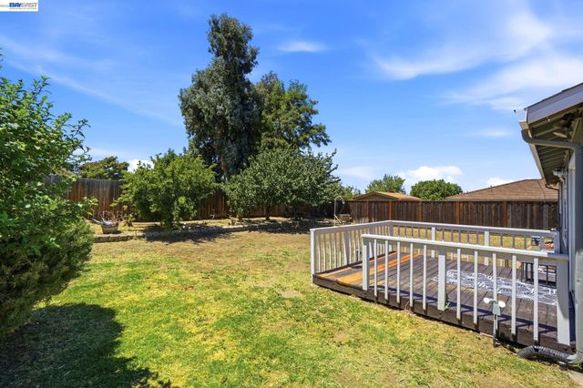 1087 Jensen Dr, Pittsburg, CA 94565