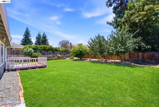 1087 Jensen Dr, Pittsburg, CA 94565