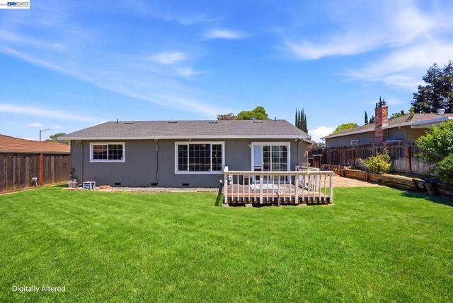 1087 Jensen Dr, Pittsburg, CA 94565